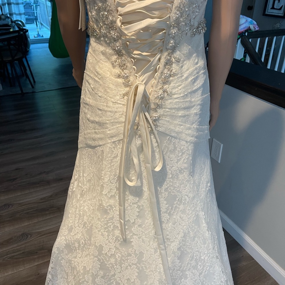 Wedding dress size 6 new with tags - Picture 3 of 15